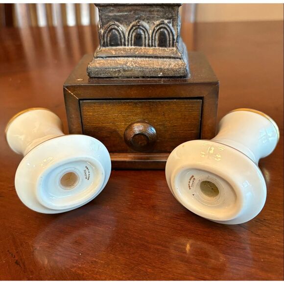 LENOX -  Eternal Collection Vintage (60s) Porcelain Salt & Pepper Shakers/3.75" - Picture 5 of 16